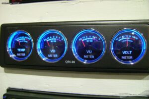 774.jpg VU METER ΑΥΤΟΚΙΝΗΤΟΥ QM-08 .