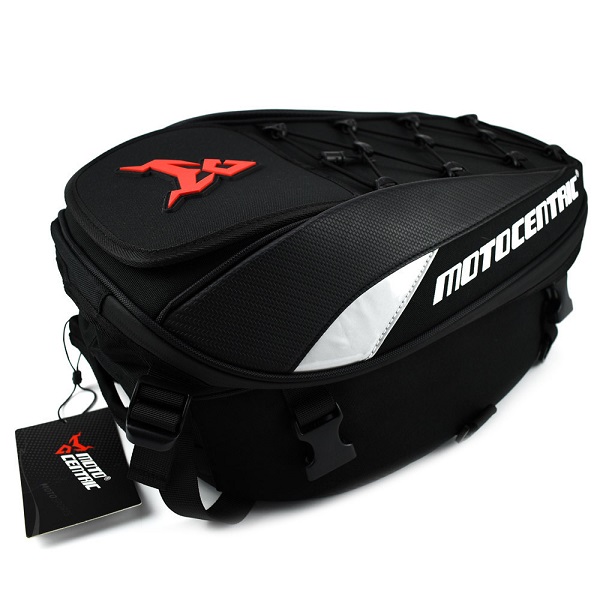 Τσάντα Πλάτης 37L με Εγκατάσταση και στην Ουρά Μοτοσικλέτας Moto Centric 11-MC-0102-A – Μαύρο, Κόκκινο