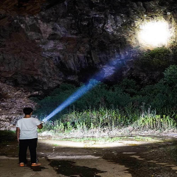 Φανάρι Led Επαναφορτιζόμενο με Φακό Ψυχρό