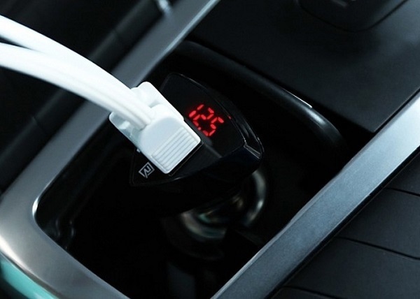 Φορτιστής Αυτοκινήτου Μαύρος Συνολικής Έντασης 3.4A με Θύρες: 2xUSB και Βολτόμετρο Μπαταρίας Remax RCC-208